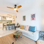 Pass The Keys Stylish 3 Bed Flat In Pacos *