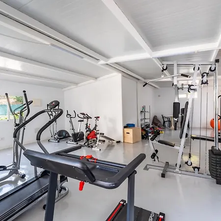 Pass The Keys Stylish 3 Bed Flat In Pacos פואנגירולה