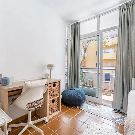 Pass The Keys Stylish 3 Bed Flat In Pacos Fuengirola