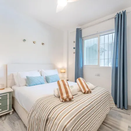 Pass The Keys Stylish 3 Bed Flat In Pacos דירה