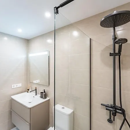 Lägenhet Pass The Keys Stylish 3 Bed Flat In Pacos *