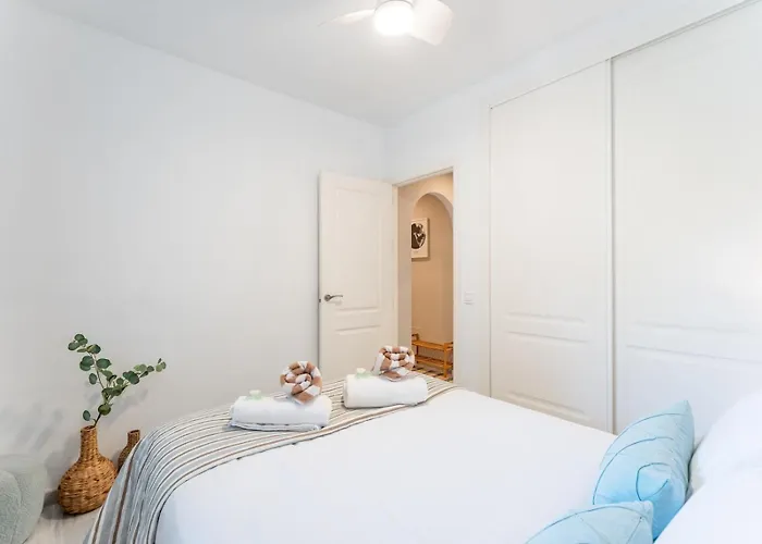 Apartment Pass The Keys Stylish 3 Bed Flat In Pacos *