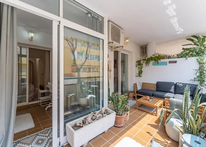 Pass The Keys Stylish 3 Bed Flat In Pacos * Fuengirola