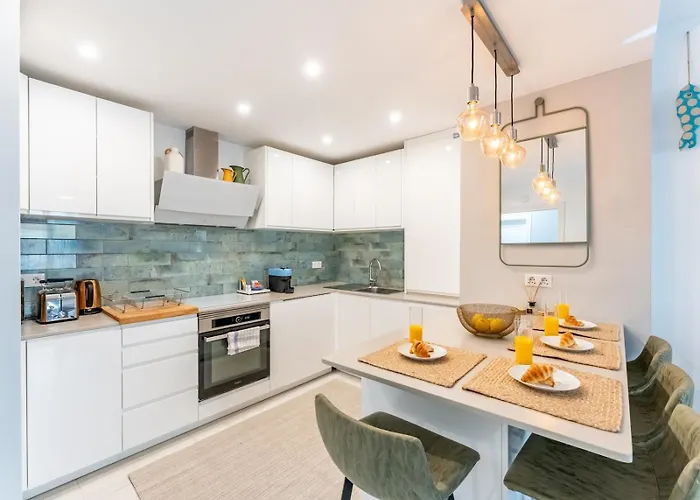 Pass The Keys Stylish 3 Bed Flat In Pacos Apartment *