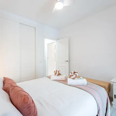 Pass The Keys Stylish 3 Bed Flat In Pacos Apartman
