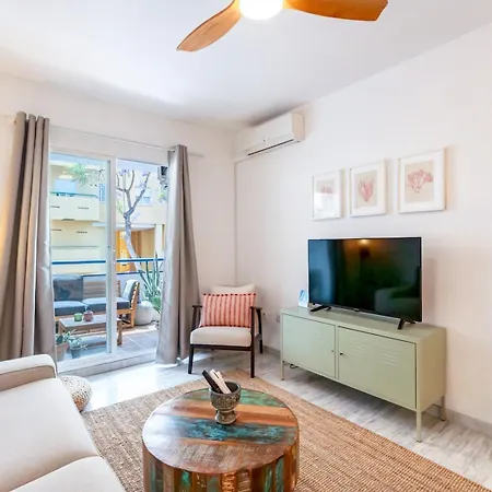 Pass The Keys Stylish 3 Bed Flat In Pacos