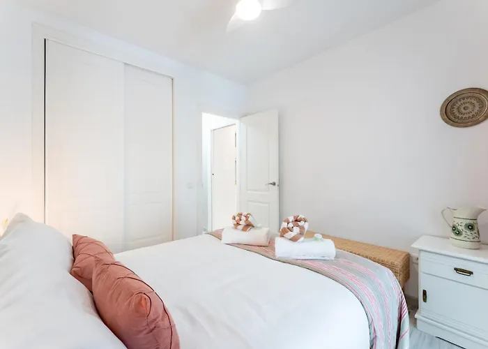 Pass The Keys Stylish 3 Bed Flat In Pacos Apartament