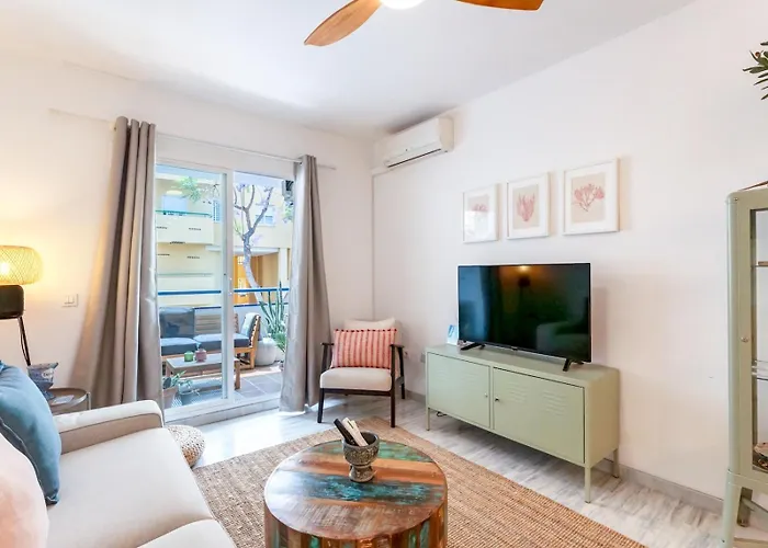 Pass The Keys Stylish 3 Bed Flat In Pacos